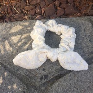 Ivory hair scrunchie with bow